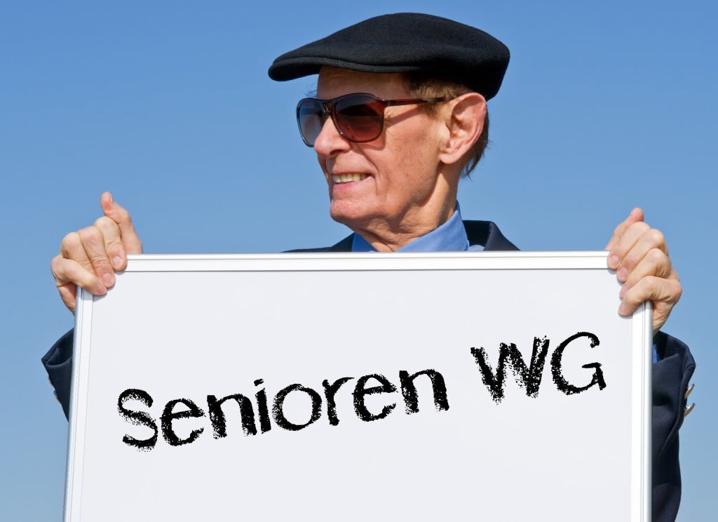 Schild mit Aufschrift Senioren WG